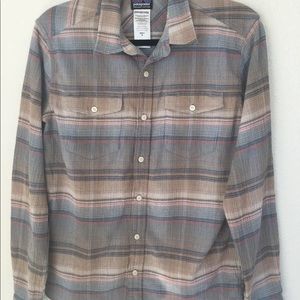 Patagonia Mens Medium long sleeve button up cotton